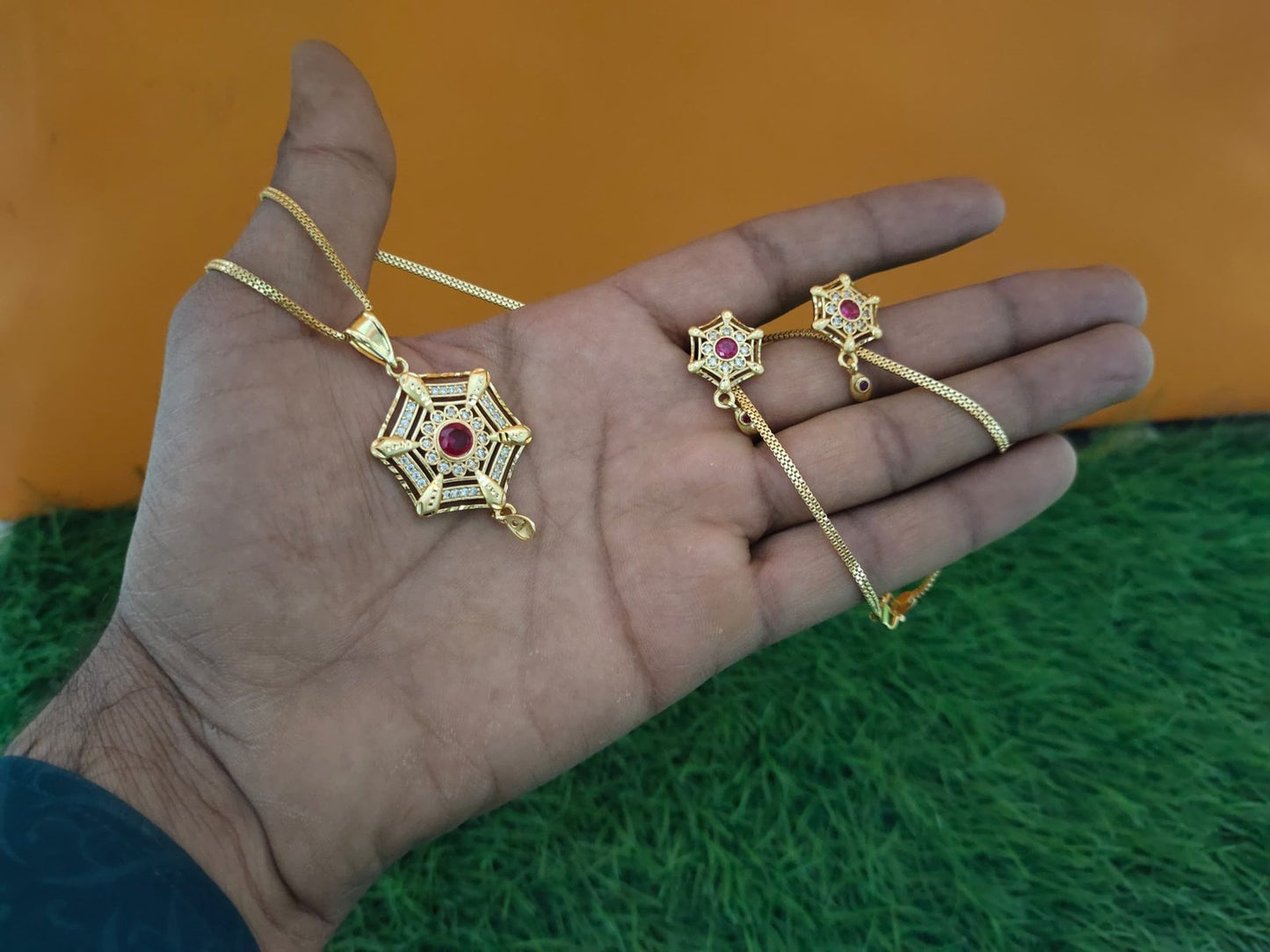 Pendant With Chain 75