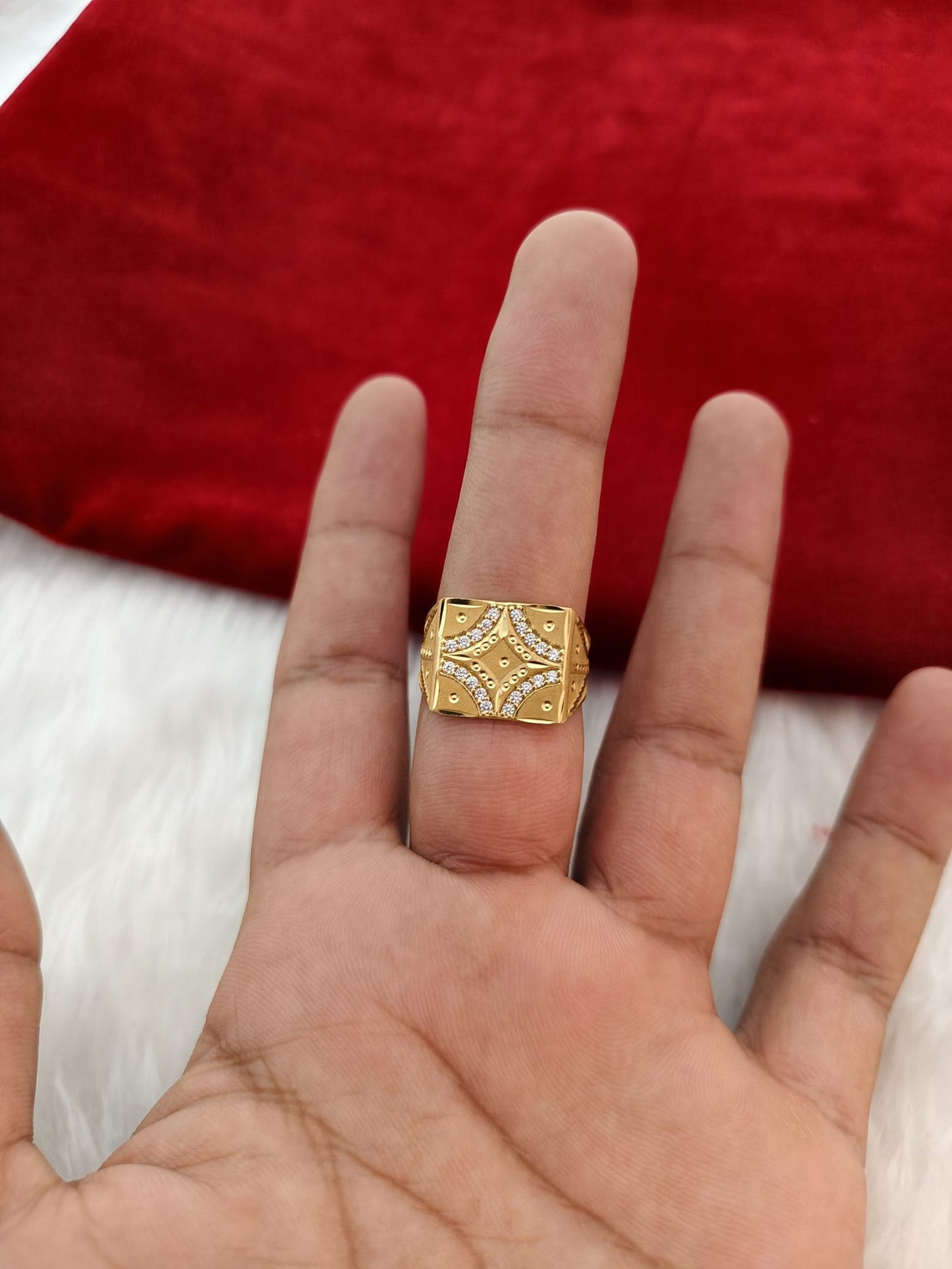 Jent's finger ring 192